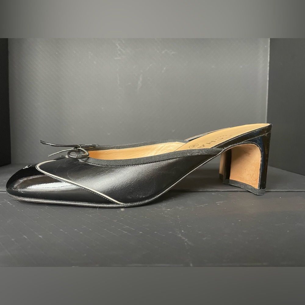 Chanel Mules with small bow and delicate white piping 38.5